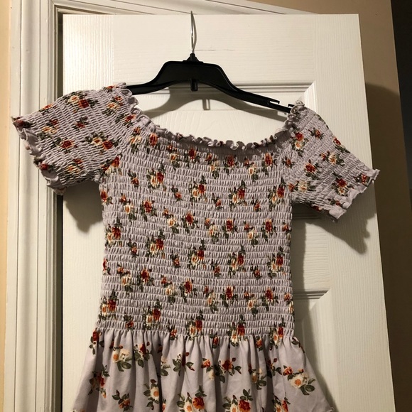 Lavender floral crop! So CUTE - Picture 2 of 5